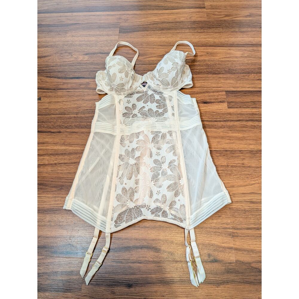 Victoria's Secret Lace Bustier Corset Top 34C Ivory Floral Lingerie Garter Fairy